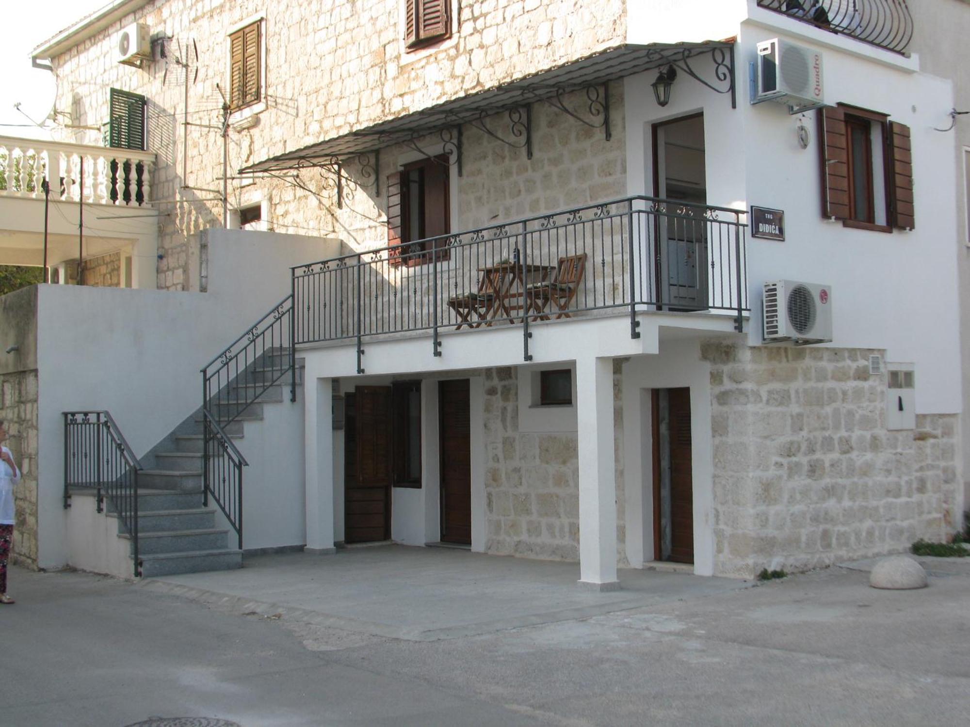 Apartment In Stone House On Seaside Kaštela Esterno foto